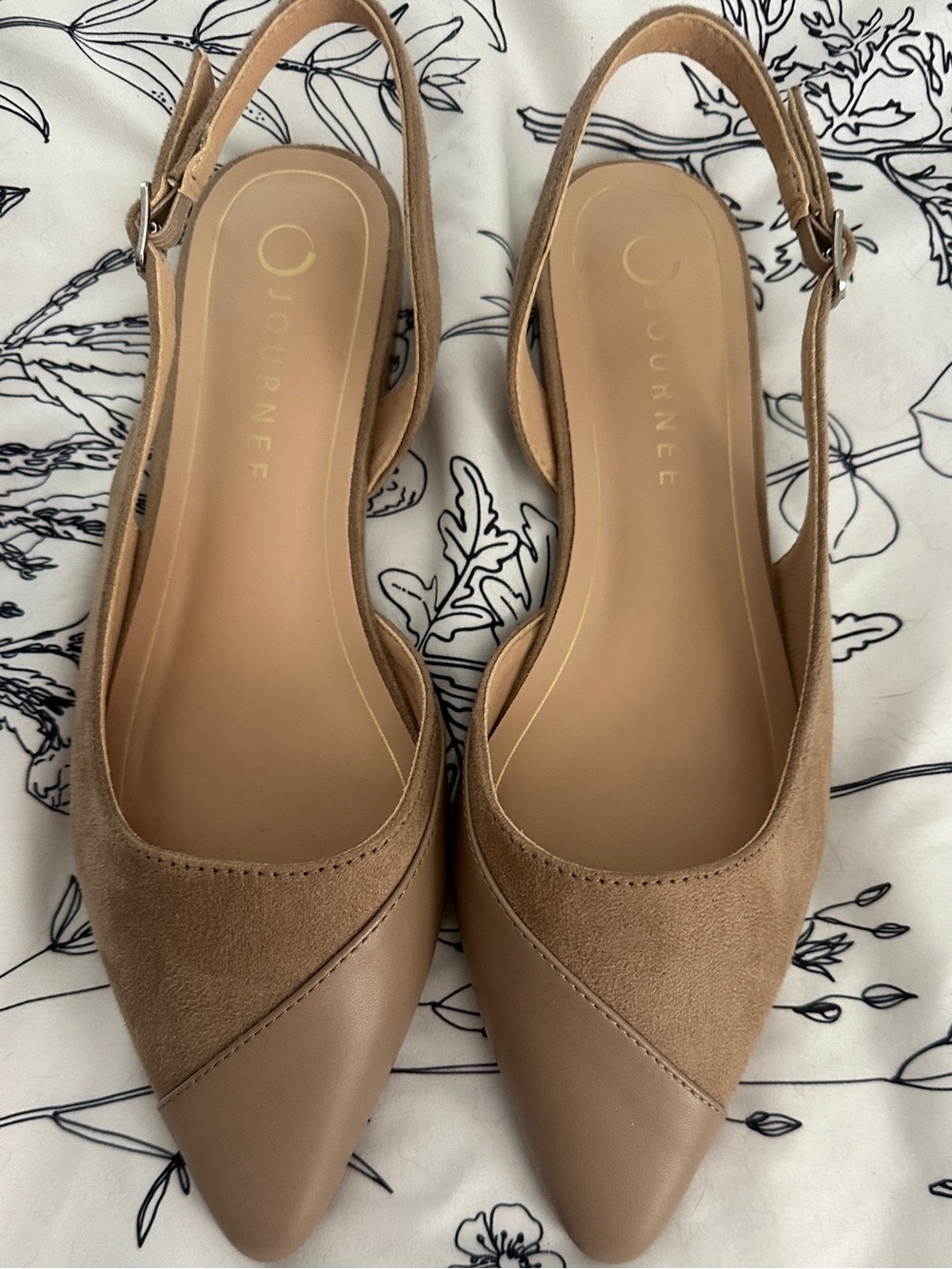 Journee Collection Tan Pointed-Toe Slingback Flats